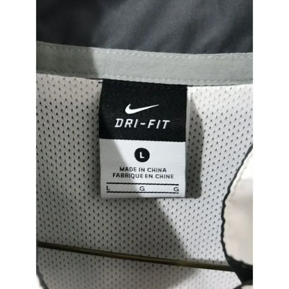 Nike Dri-fit windbreaker jacket size large…0507